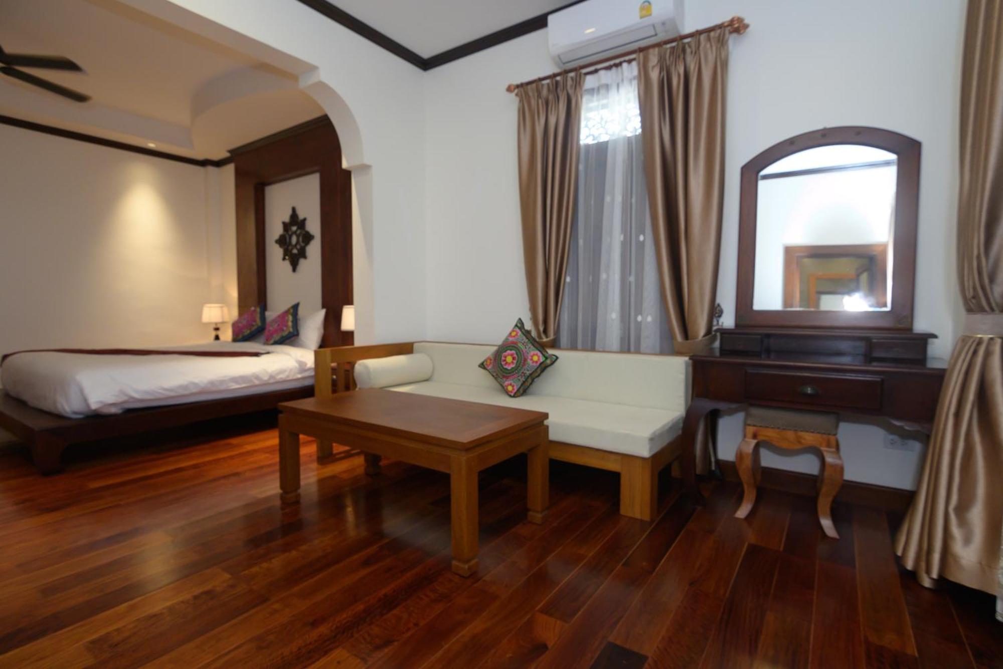 Lux Hotel لوانغ برابانغ المظهر الخارجي الصورة