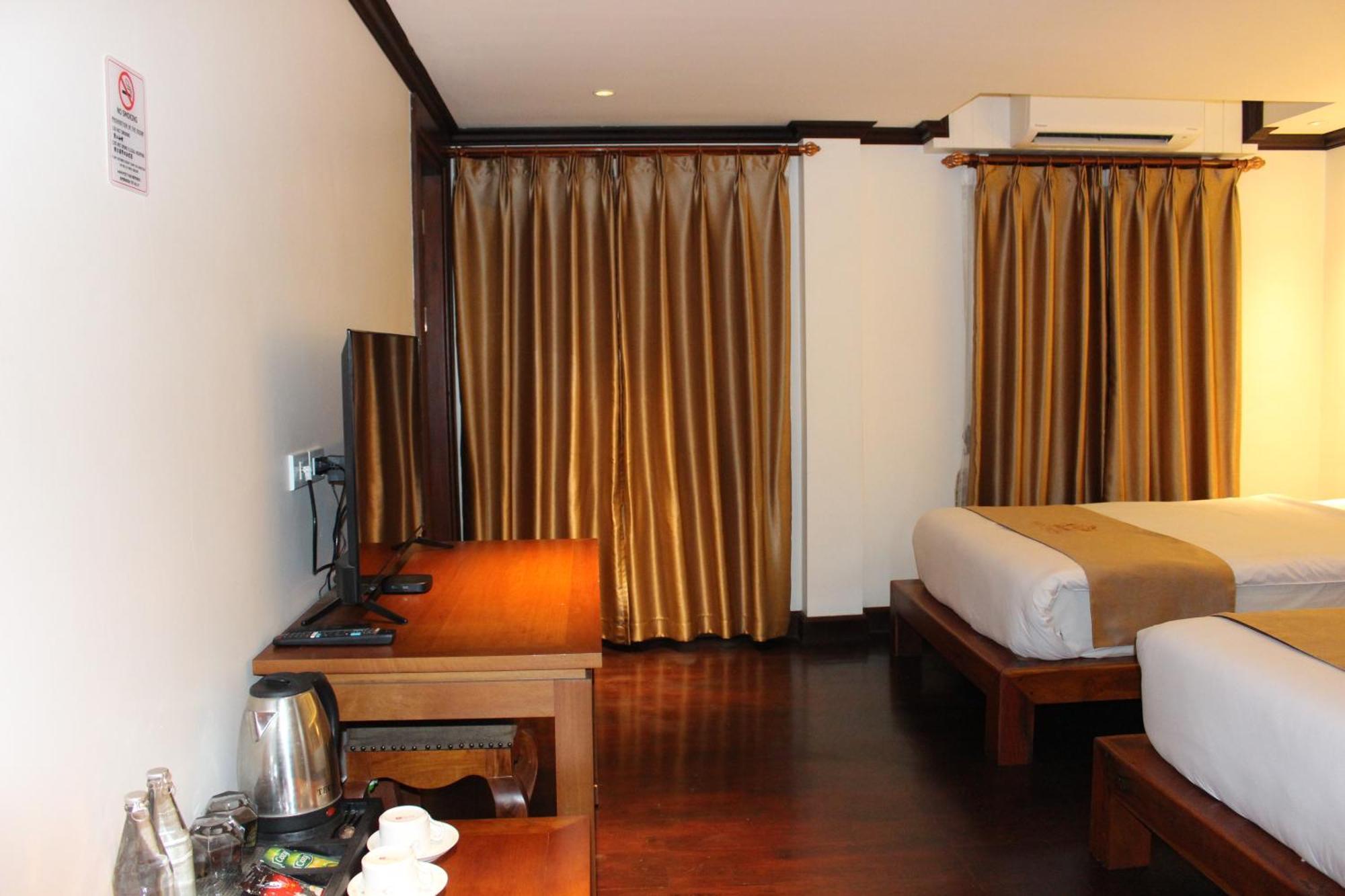 Lux Hotel لوانغ برابانغ المظهر الخارجي الصورة
